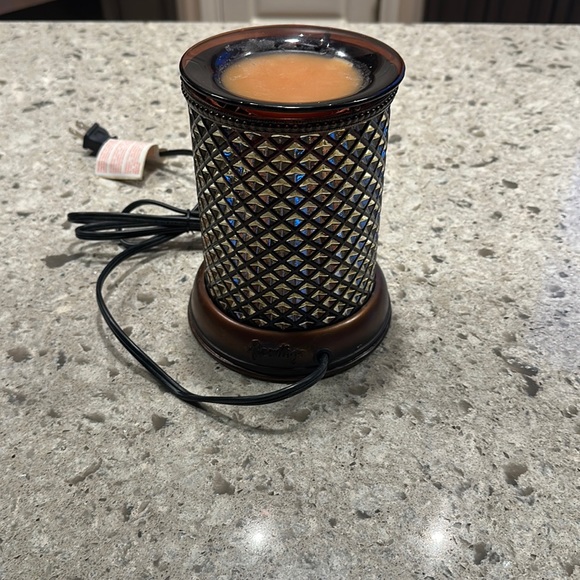 Scentsy Warmer Brown and Gold - Picture 1 of 2